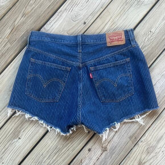 Levi's 501 Women's Striped Denim Jean Shorts Size 31 - Picture 2 of 9
